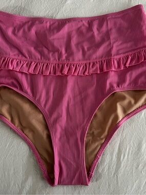 Kortni Jeane Pink ruffle swim bottoms size L